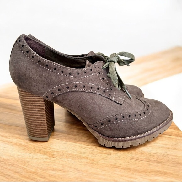 Sophie17 Olive Suede Lace-Up Chunky Heel Oxford Booties, Sz 8 - Picture 1 of 5